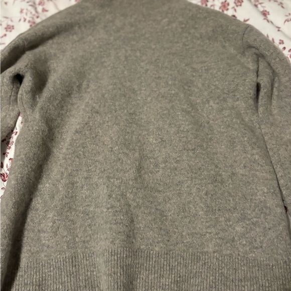 Uniqlo Women's Heather Gray Turtleneck Sweater - Picture 6 of 6